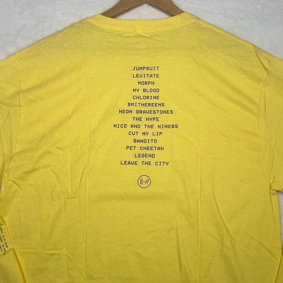 TWENTY ONE PILOTS Trench concert release T-shirt band merch NWOT Men Large - Picture 6 of 6